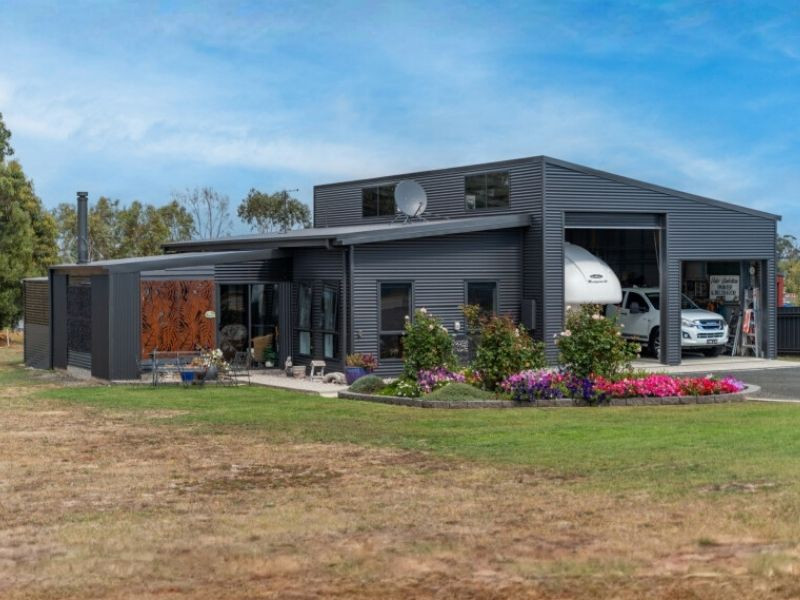 liveable shed SHEDS AND HOMES Macquire Street CRESSY 22 1